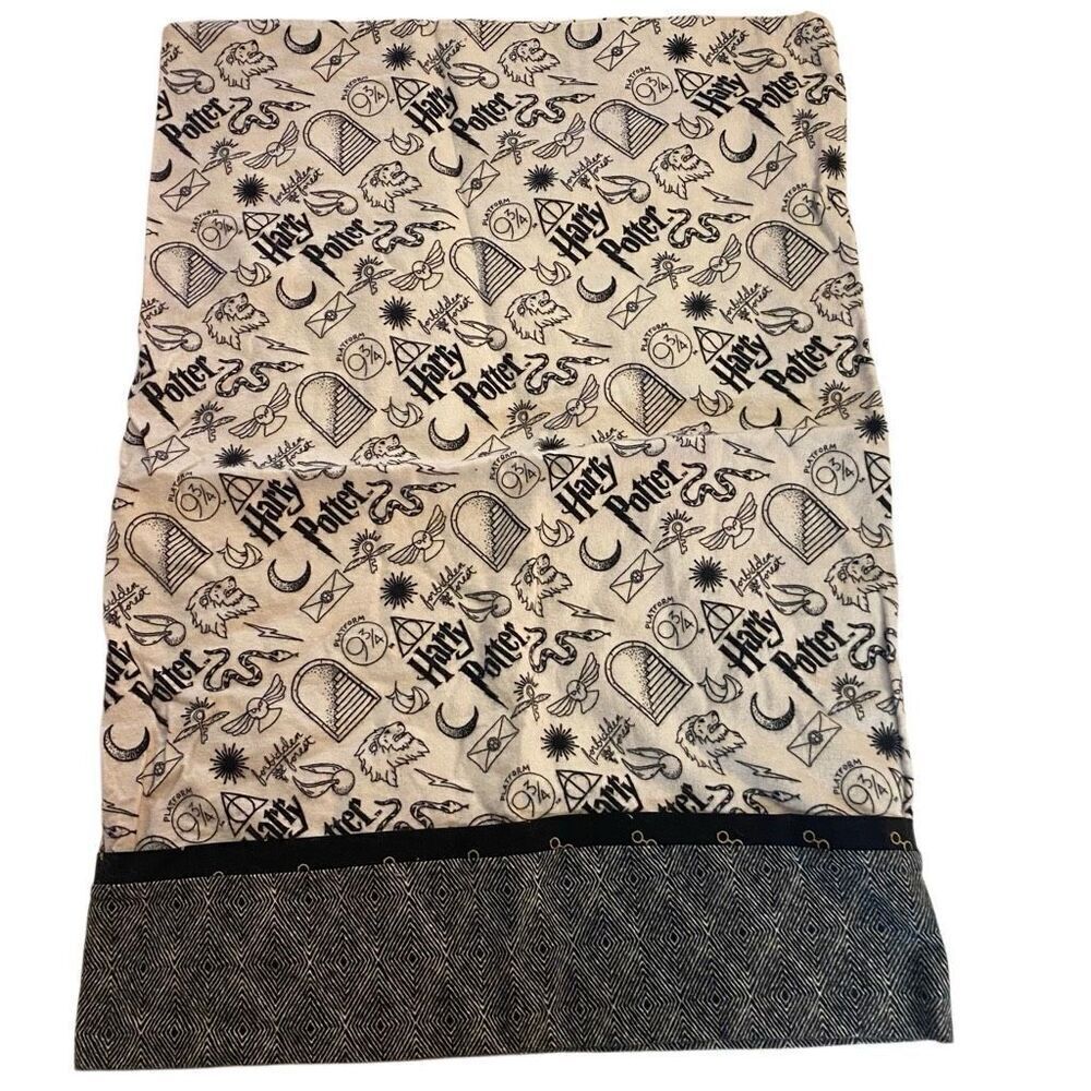 Harry Potter pillow case fleece white black
